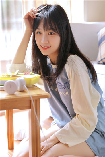 草莓樱桃绿巨人香蕉茄子视频