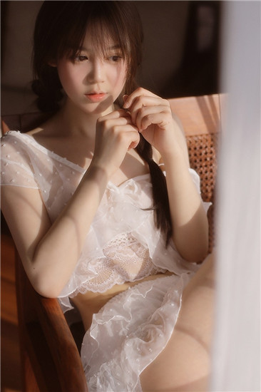 幸福宝草莓榴莲深夜释放自己免费无限制