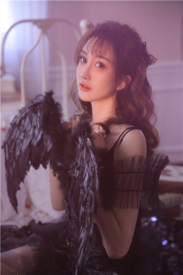 秋葵男的加油站女人美容院看